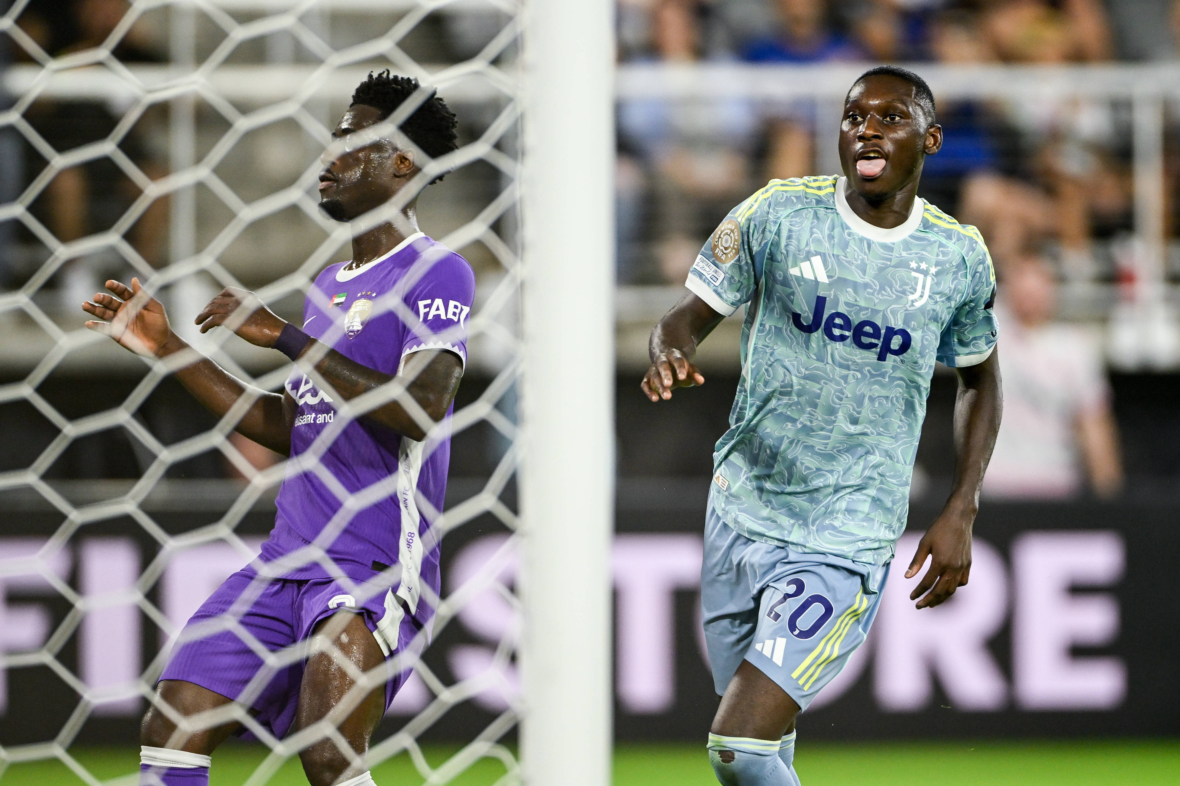 曼城客场大胜尤文图斯,取得关键三分 曼城客场大胜尤文图斯,取得关键三分