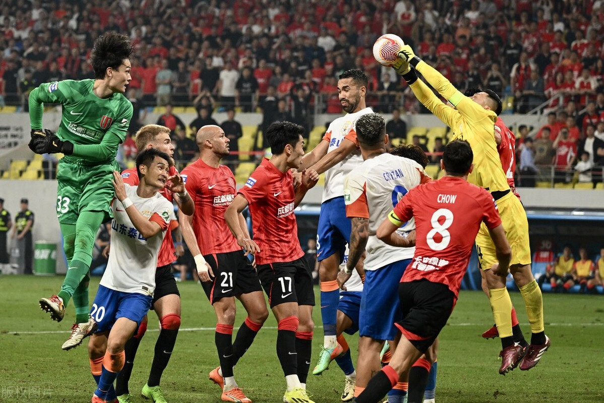 欧预赛战事连连，多支球队备受困扰